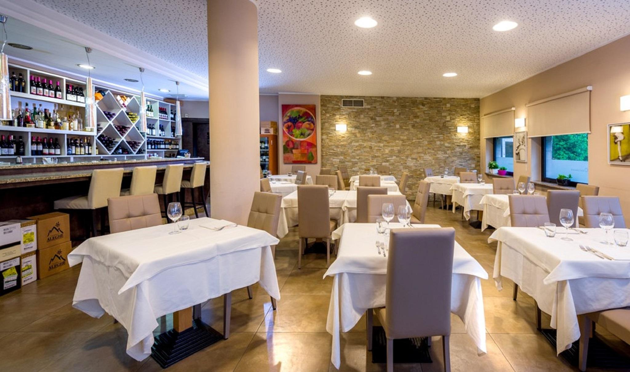 Hotel Des Alpes 로스타 외부 사진