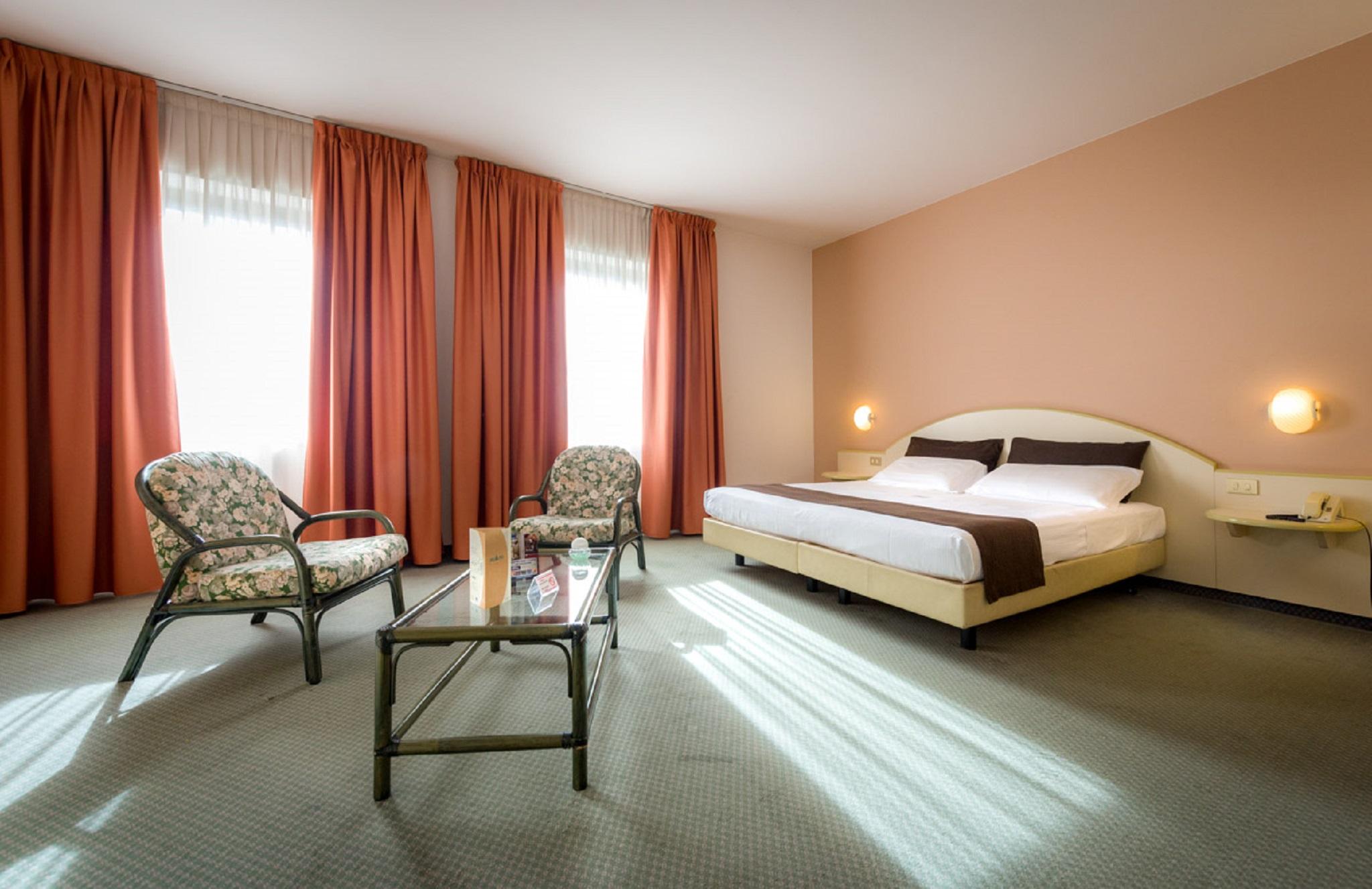 Hotel Des Alpes 로스타 외부 사진