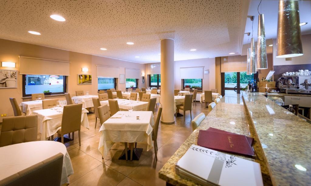 Hotel Des Alpes 로스타 외부 사진