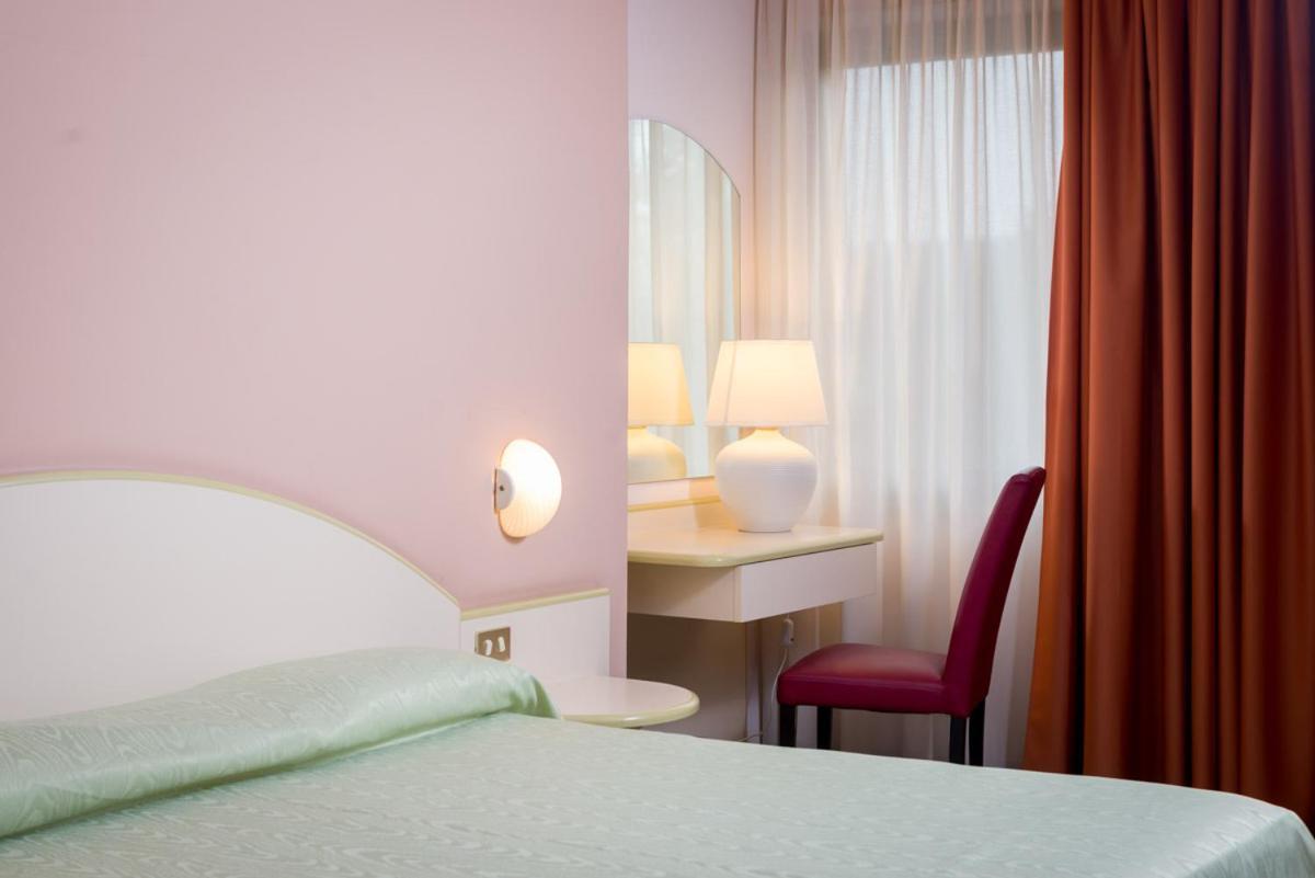 Hotel Des Alpes 로스타 외부 사진